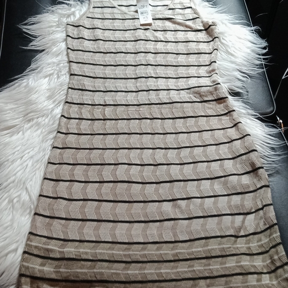 Dress - Picture 4 of 6